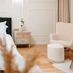 Fabulous And Fancy Center Designer Kluž