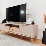 Fabulous And Fancy Center Designer Apartmán Kluž