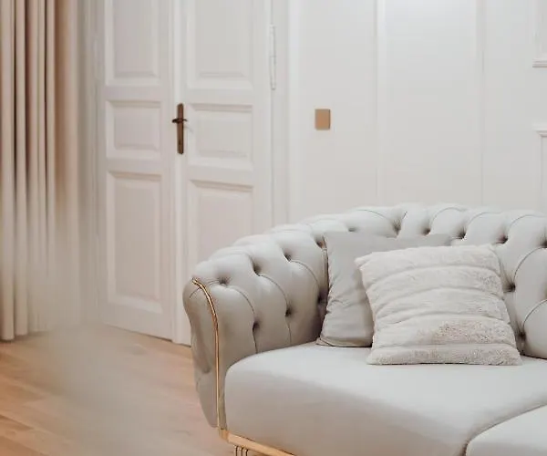 Fabulous And Fancy Center Designer Kolozsvár