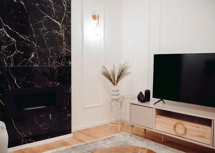 Fabulous And Fancy Center Designer Apartman *