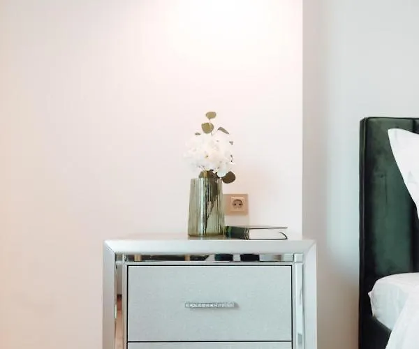 Fabulous And Fancy Center Designer Kolozsvár