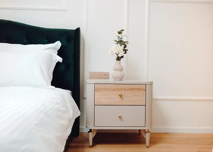 Apartman Fabulous And Fancy Center Designer