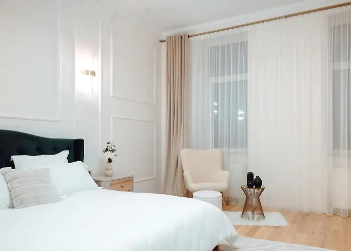 Fabulous And Fancy Center Designer Apartman